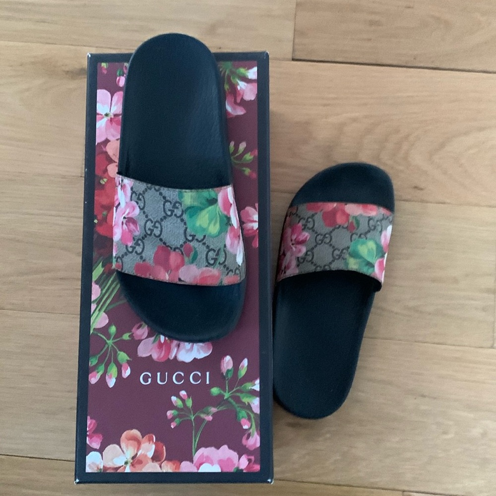 Gucci slides